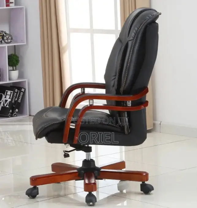 Office Chair : Director’s Executive Leather Seat