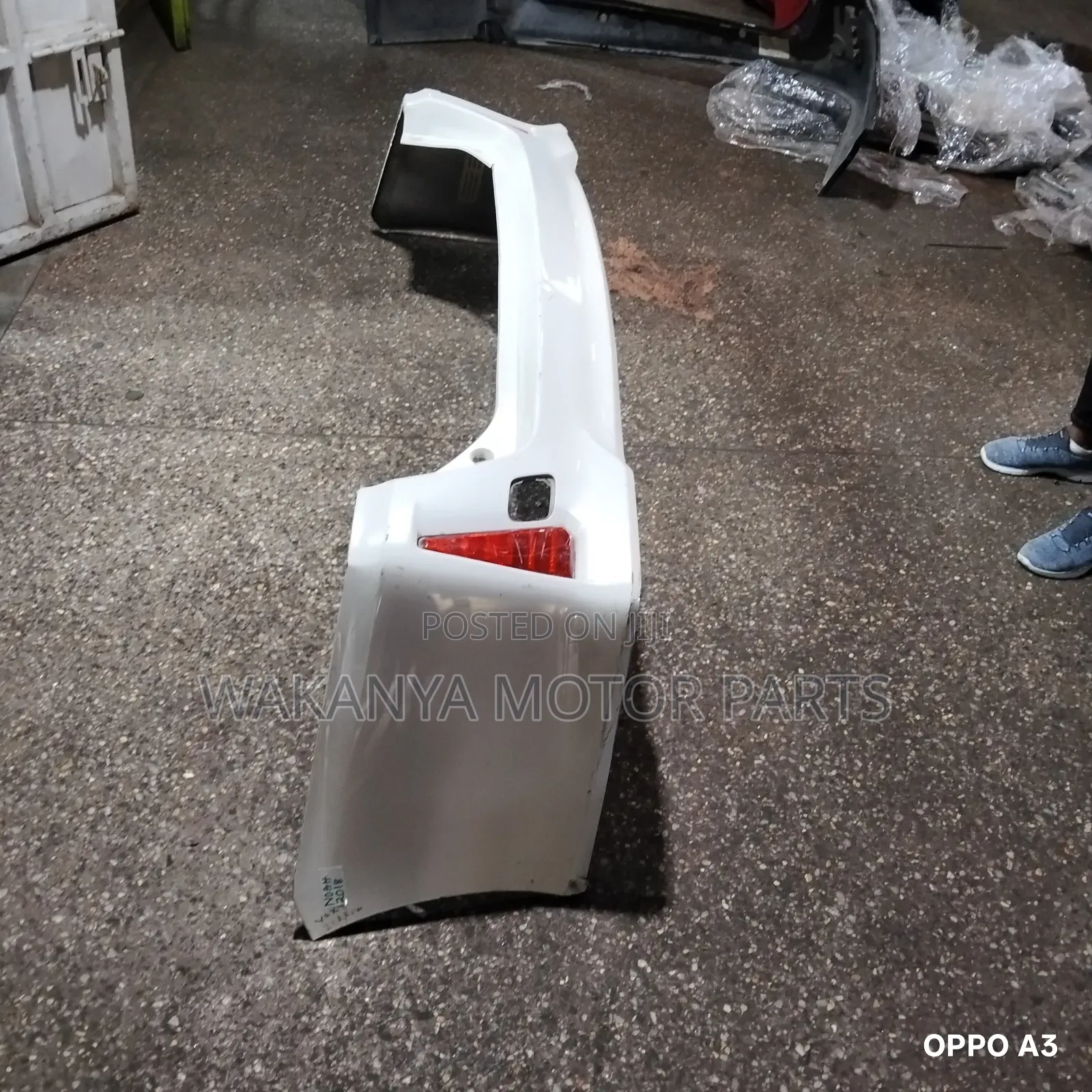 Toyota Noah Model 2015 Back Bumper Complete With Reflectors, Ex Japan