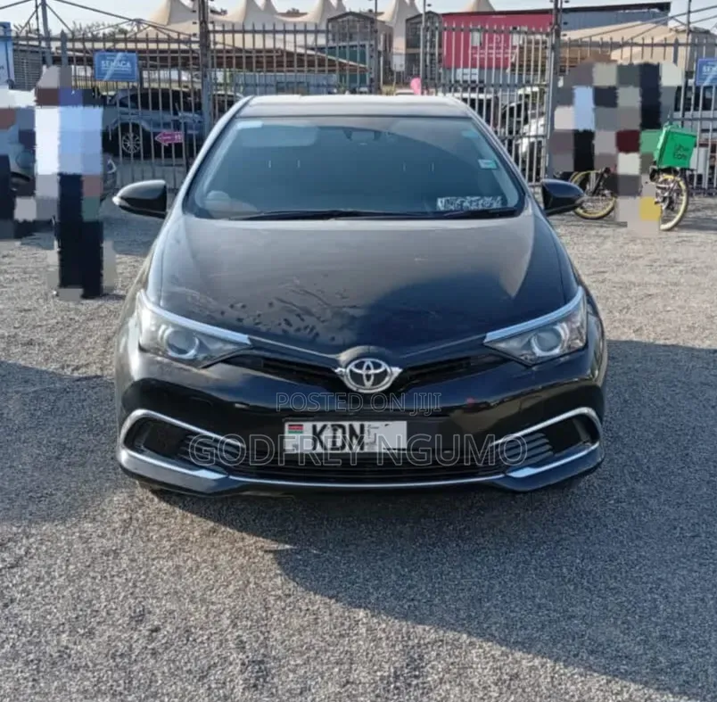 Toyota Auris 2016 Black