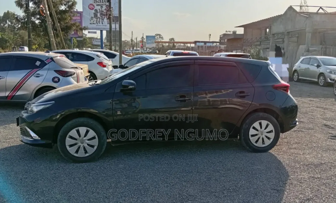 Toyota Auris 2016 Black