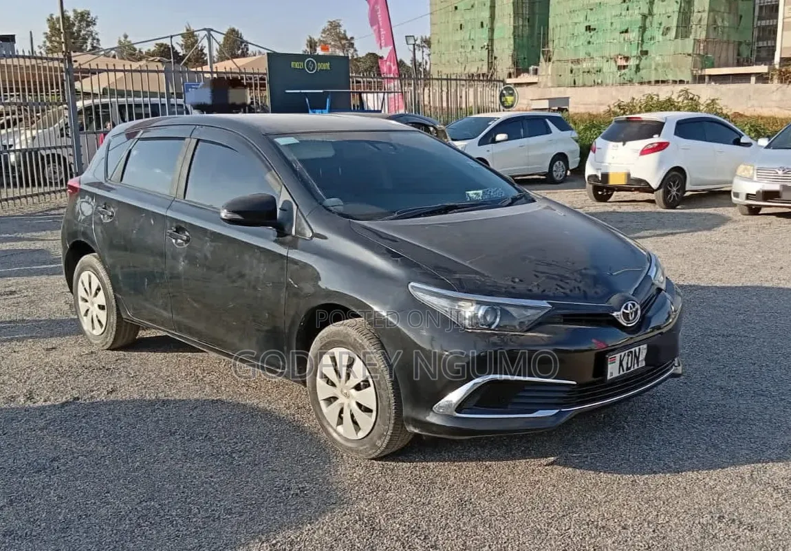 Toyota Auris 2016 Black