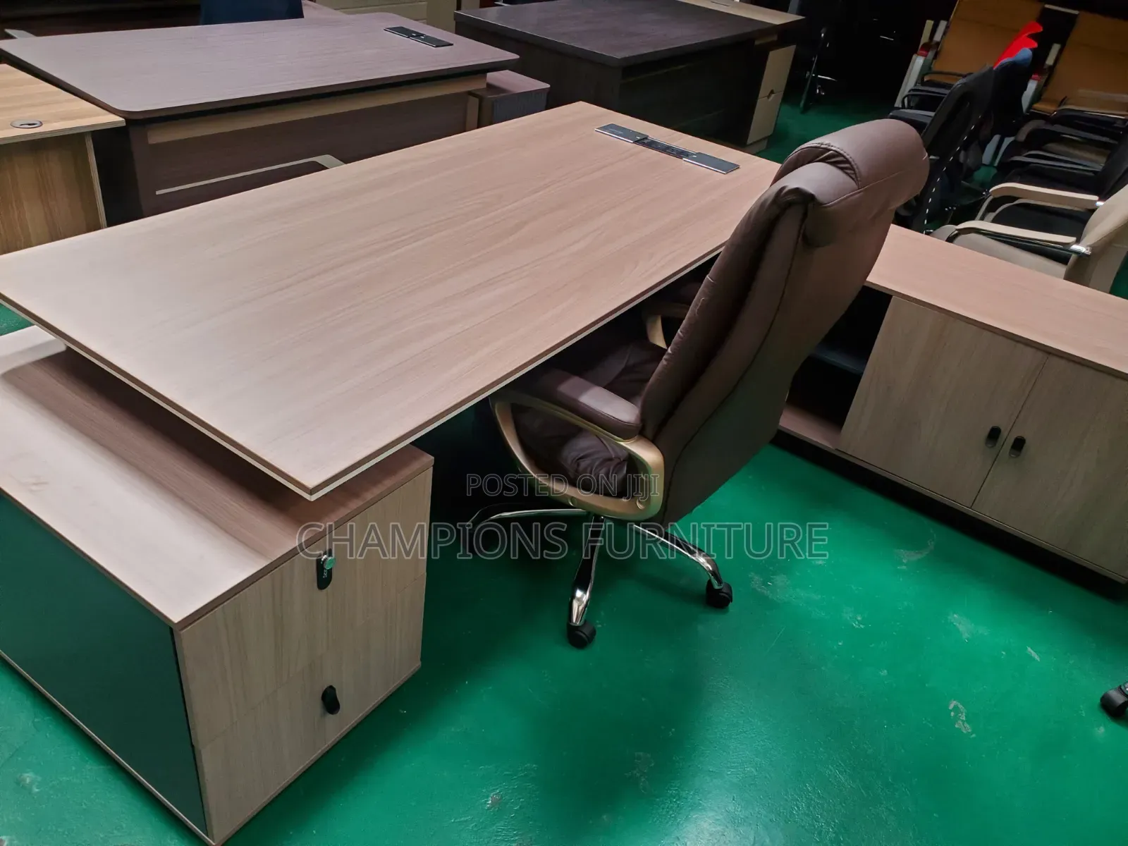 2.4M L-Shaoer Natural Oak Executive Desk