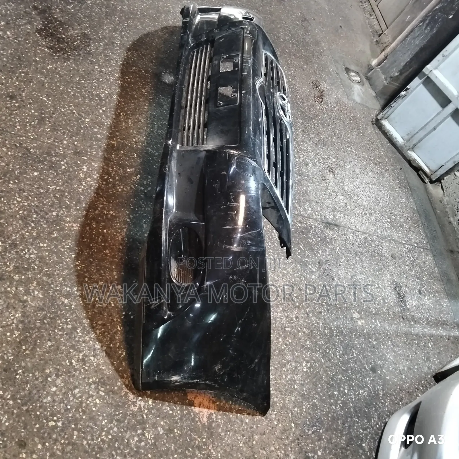 Toyota Avensis Front Bumper Complete, Model 2010 Ex Japan