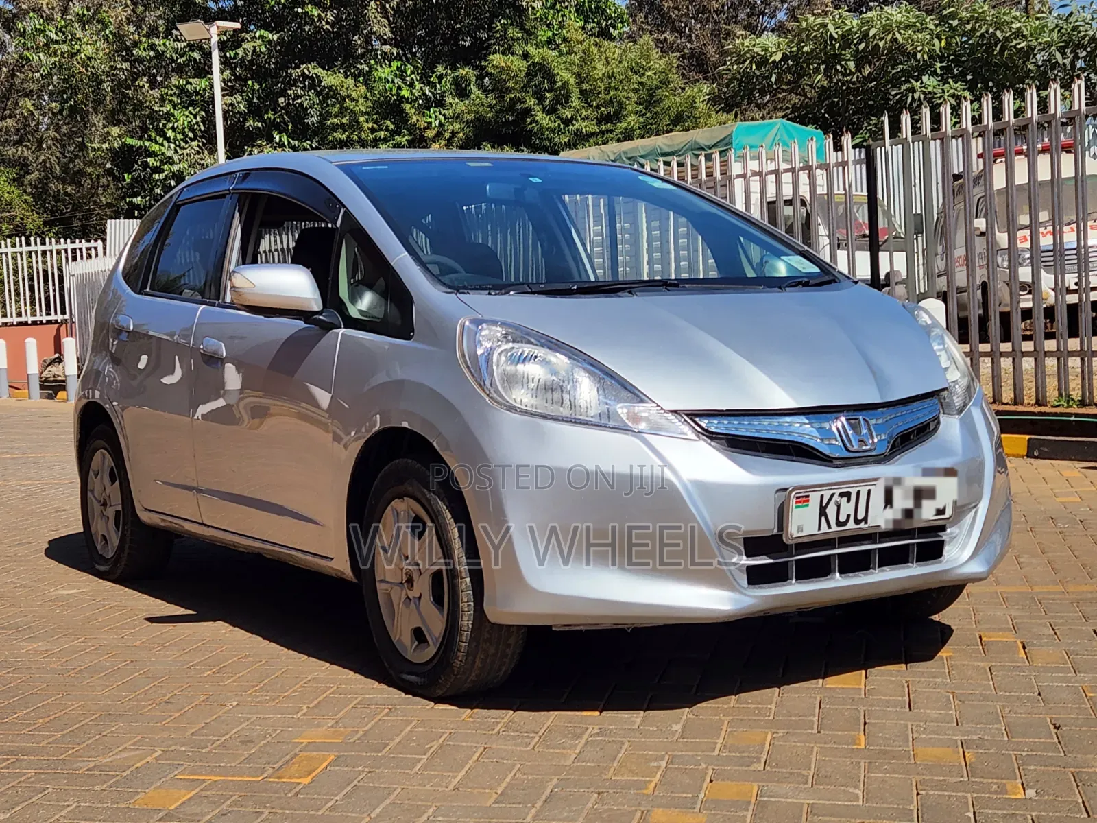 Honda Fit Automatic 2012 Silver