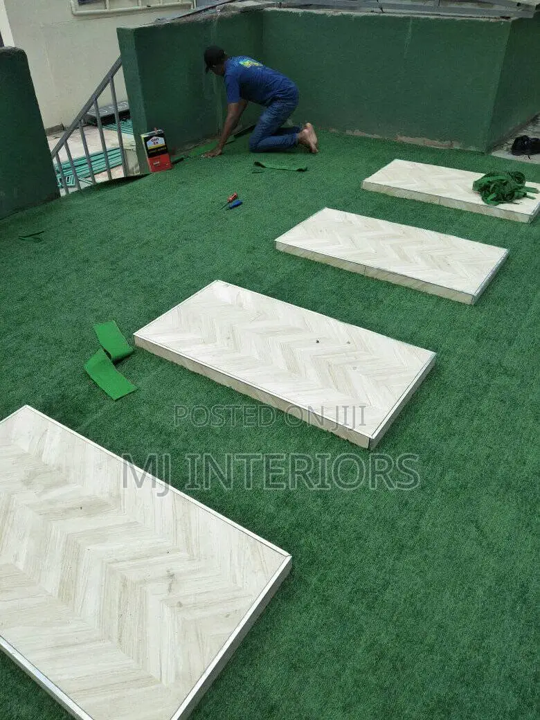 Synthetic Turf Flooring for Residential Gardens and Commercial Areas
