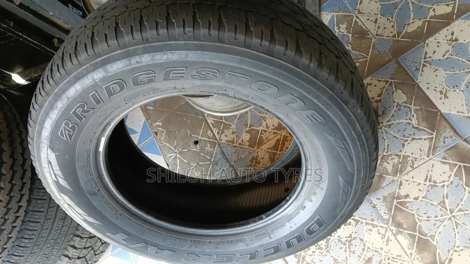 Bridgestone 265/65r17