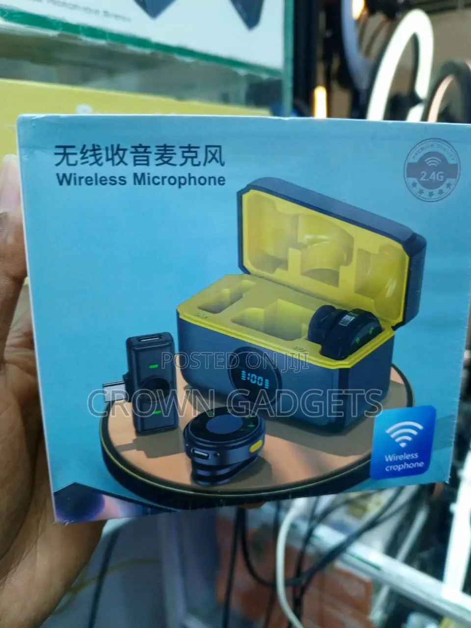 Wireless Lavalier Mic Set With Charging Case
