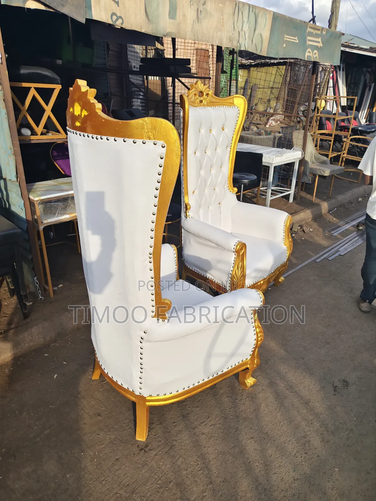 Queen Chairs White and Gold Design