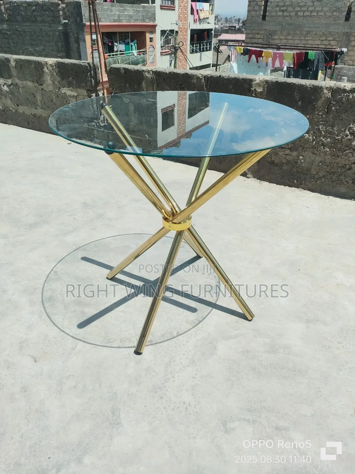 Clear Round Class Dining Table