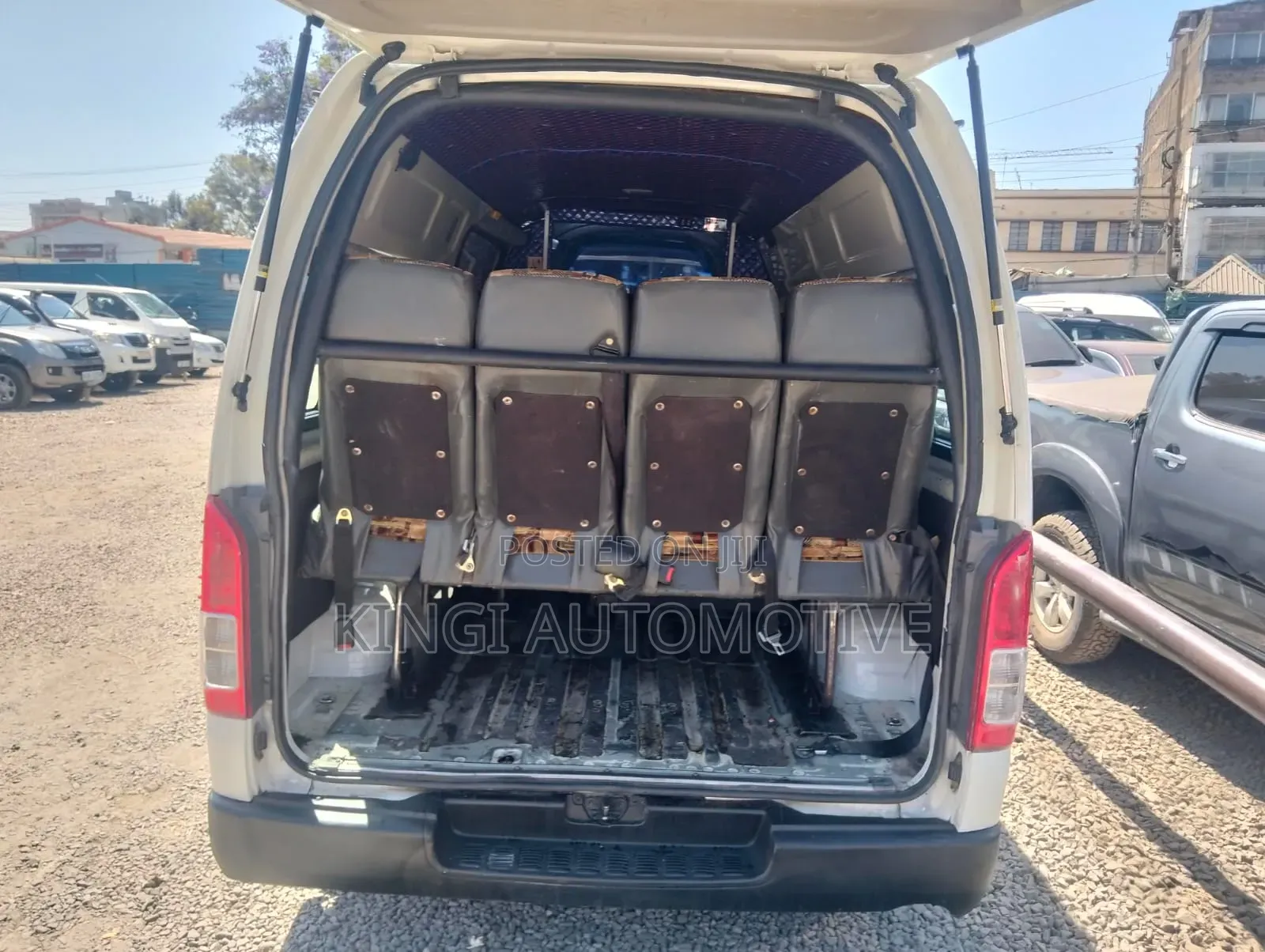 Toyota HiAce 2018 White