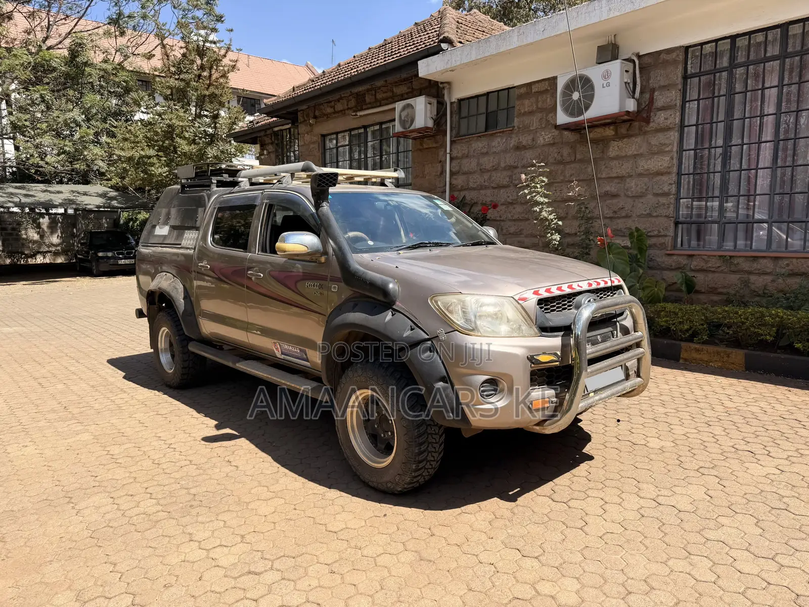Toyota Hilux 2.5 D-4D 4X4 SRX 2009 Brown