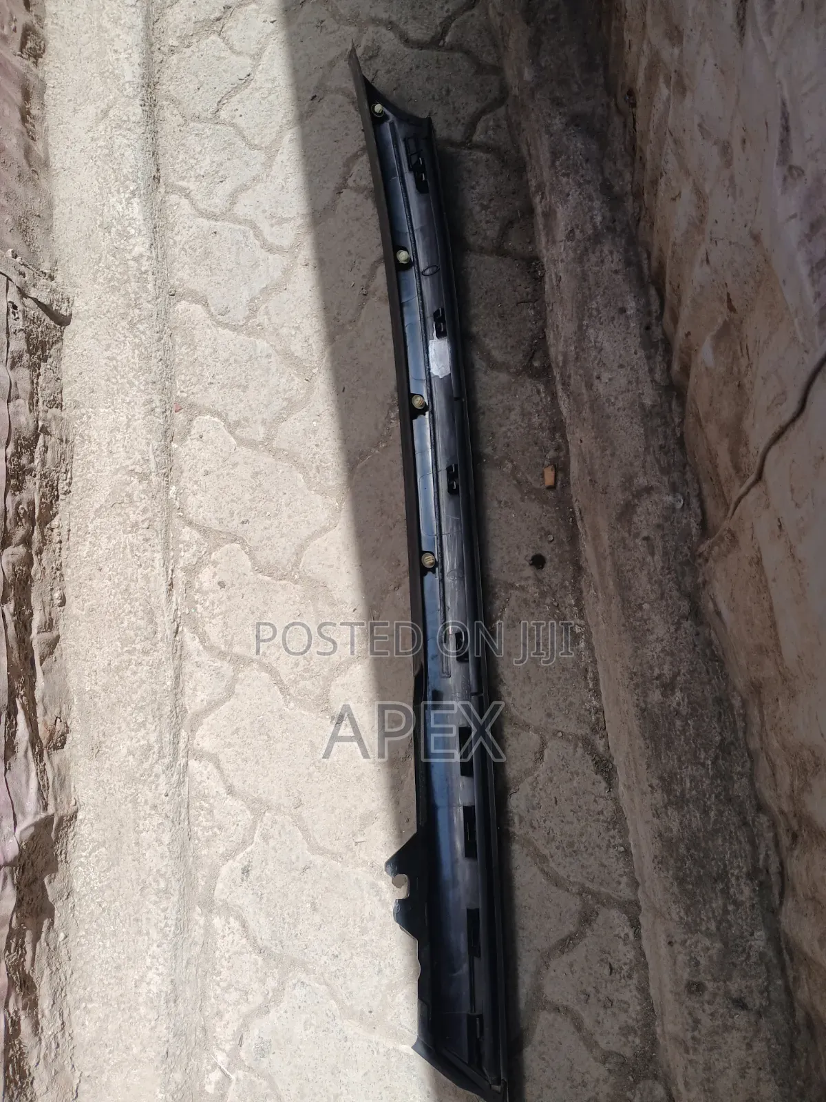 Windscreen Moulding Toyota Sienta 2016