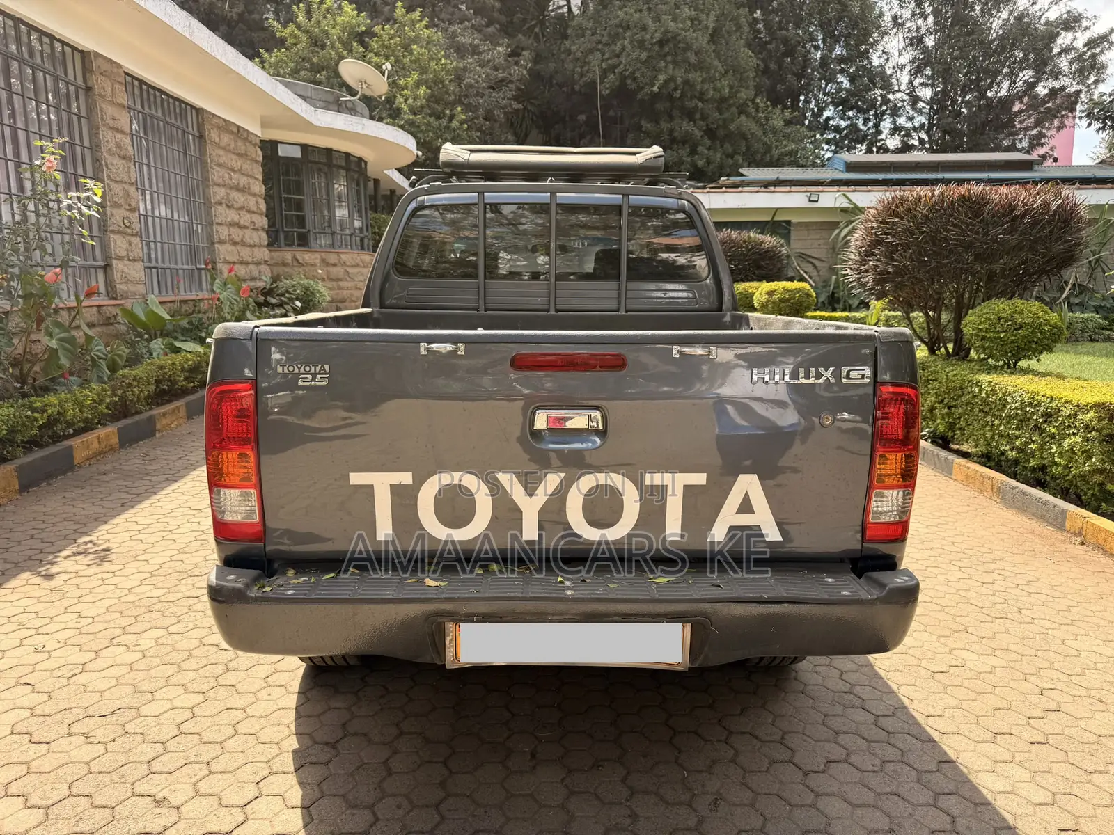 Toyota Hilux 2.5 D-4D 4X4 SRX 2010 Gray