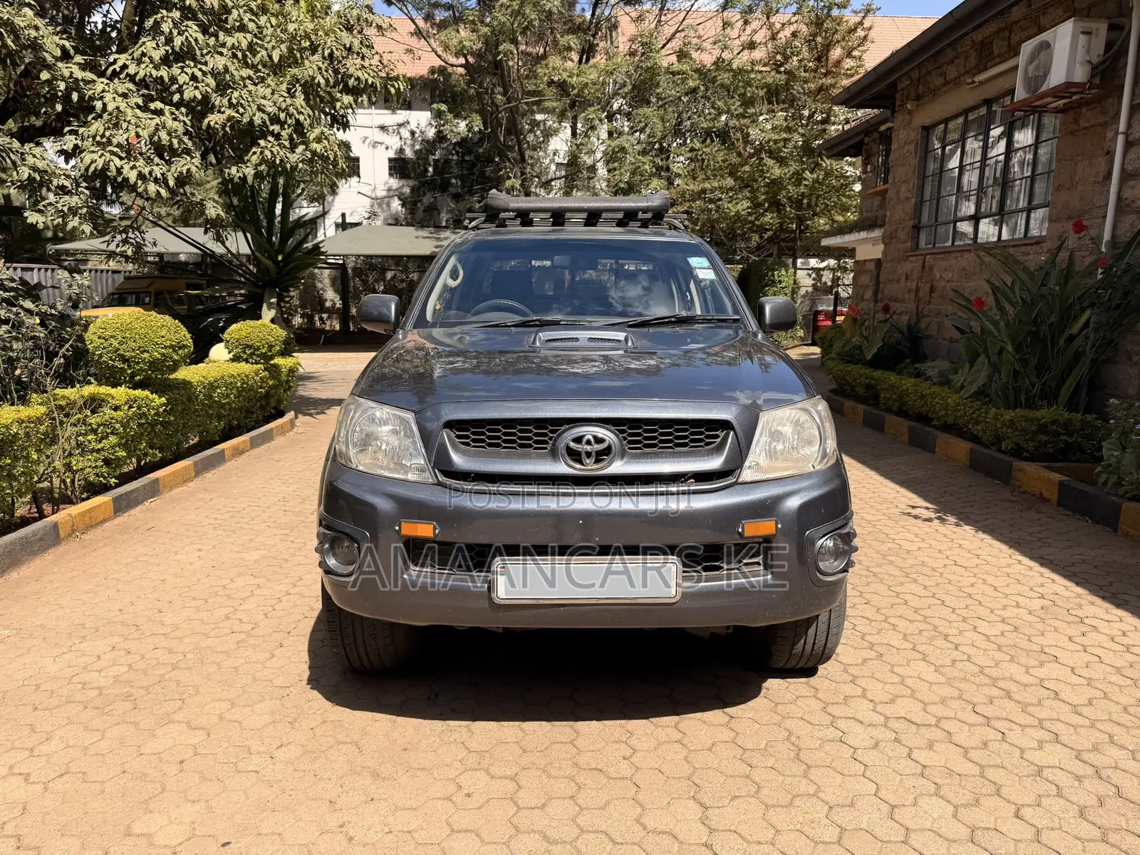 Toyota Hilux 2.5 D-4D 4X4 SRX 2010 Gray