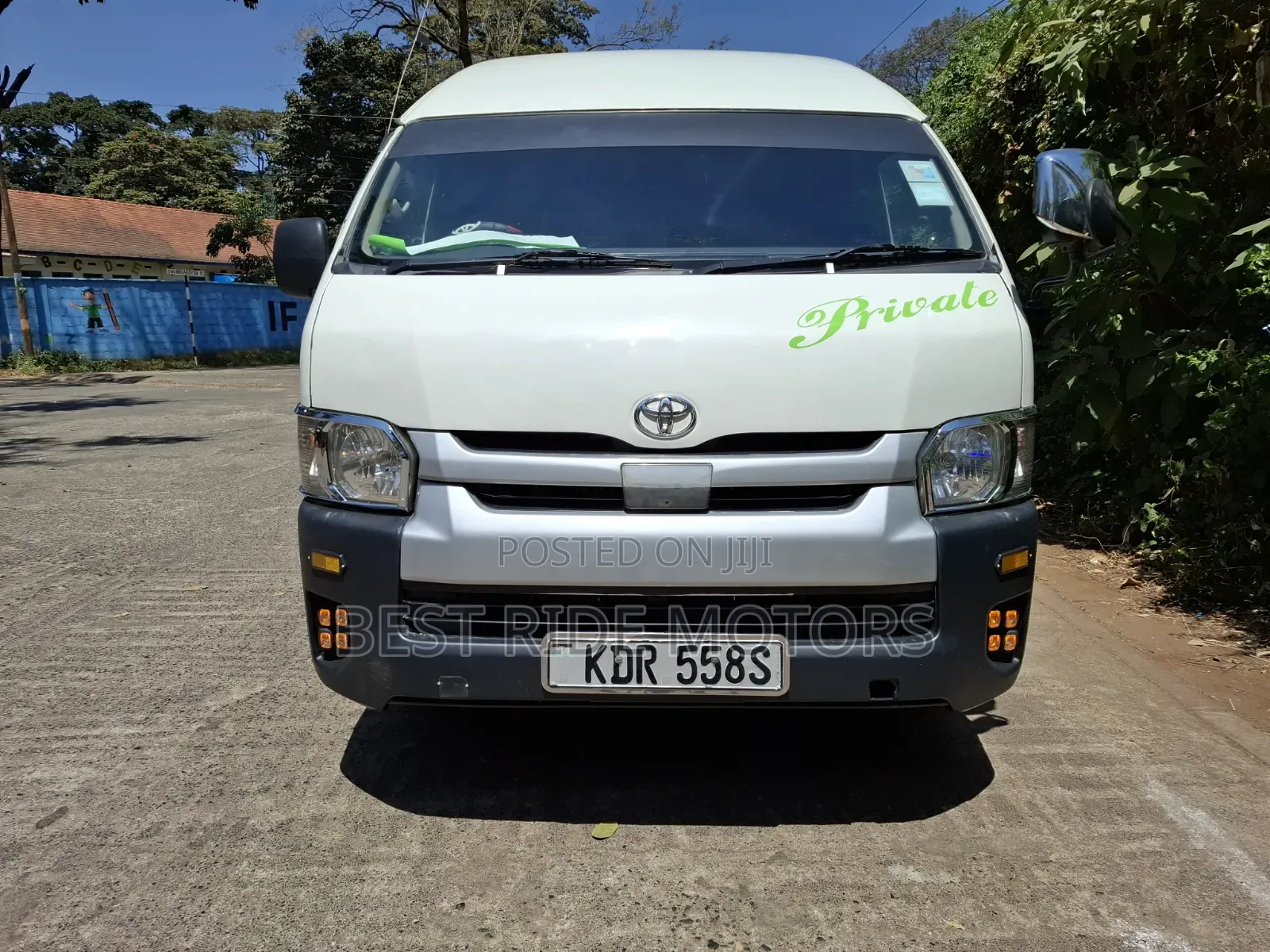 Toyota HiAce 2019 White