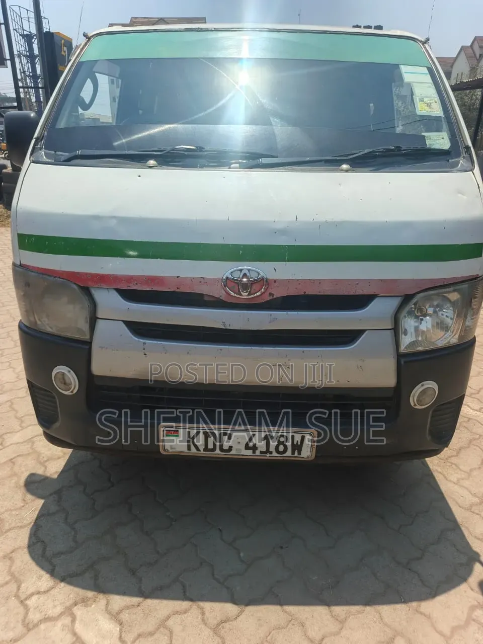 Toyota HiAce 2013 Yellow