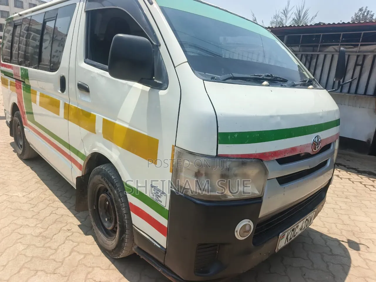Toyota HiAce 2013 Yellow