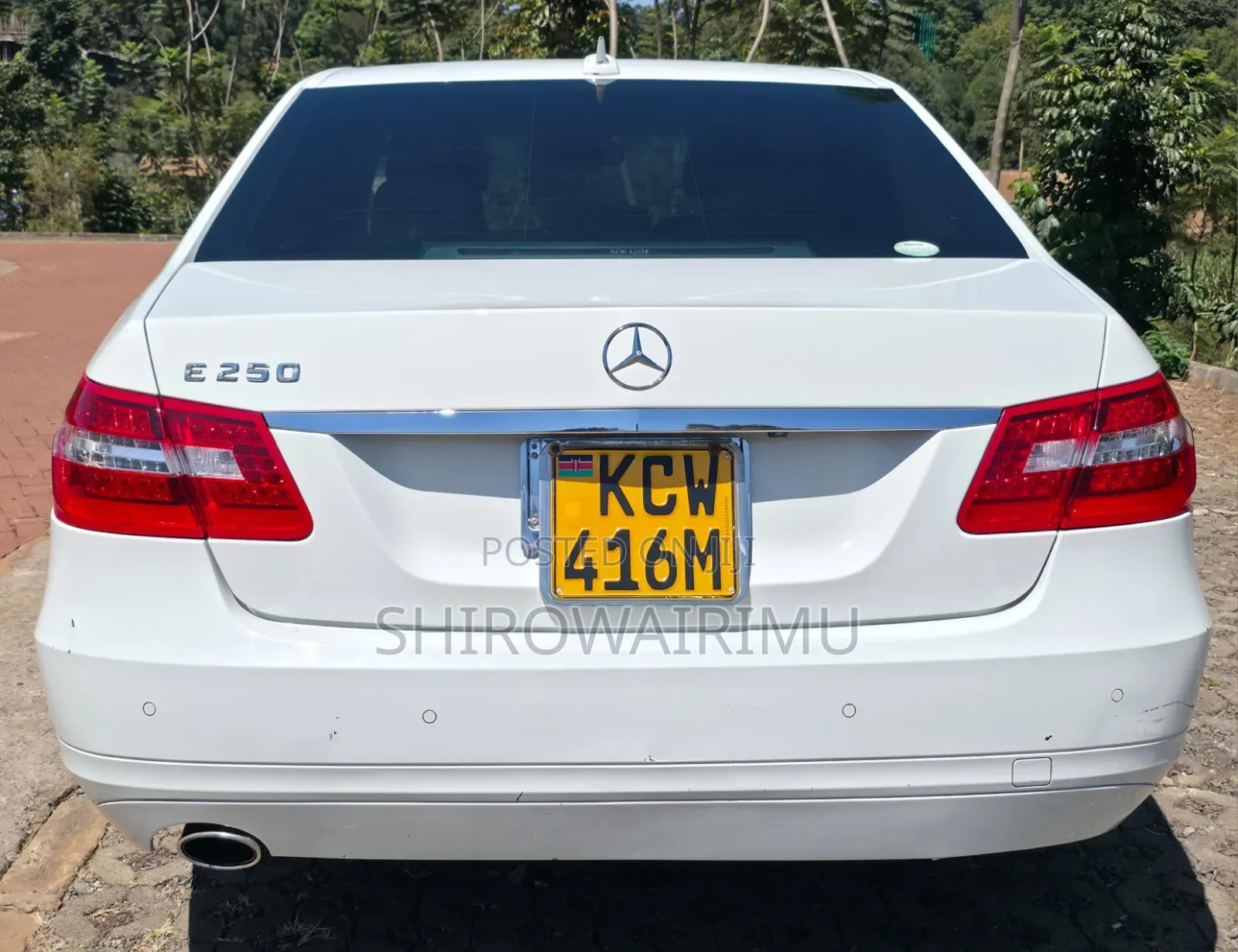 Mercedes-Benz E250 2012 Off white