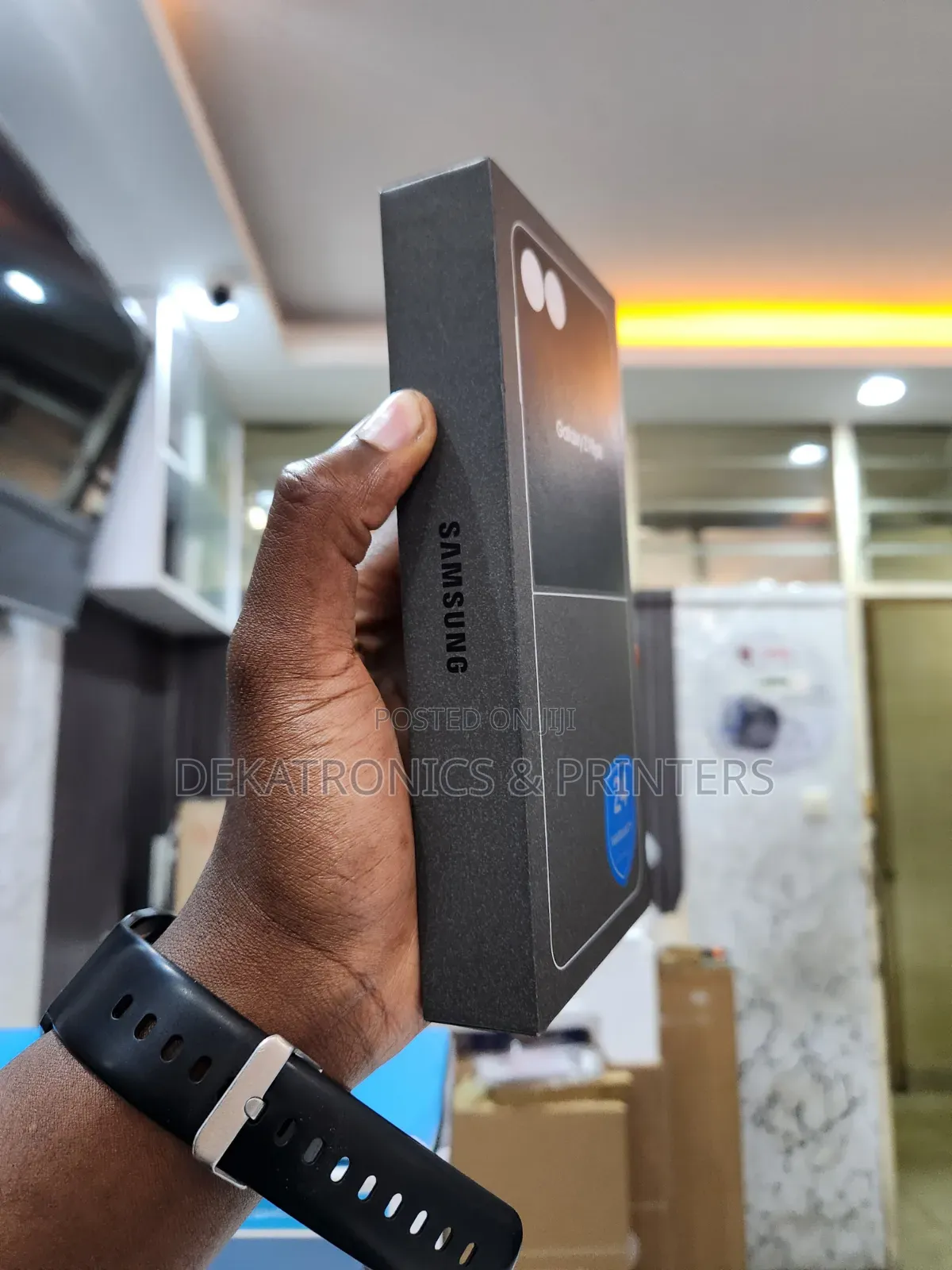 New Samsung Galaxy Z Flip8 256 GB