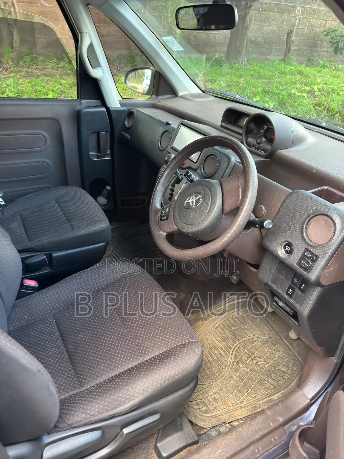 Toyota Spade 2013 Black