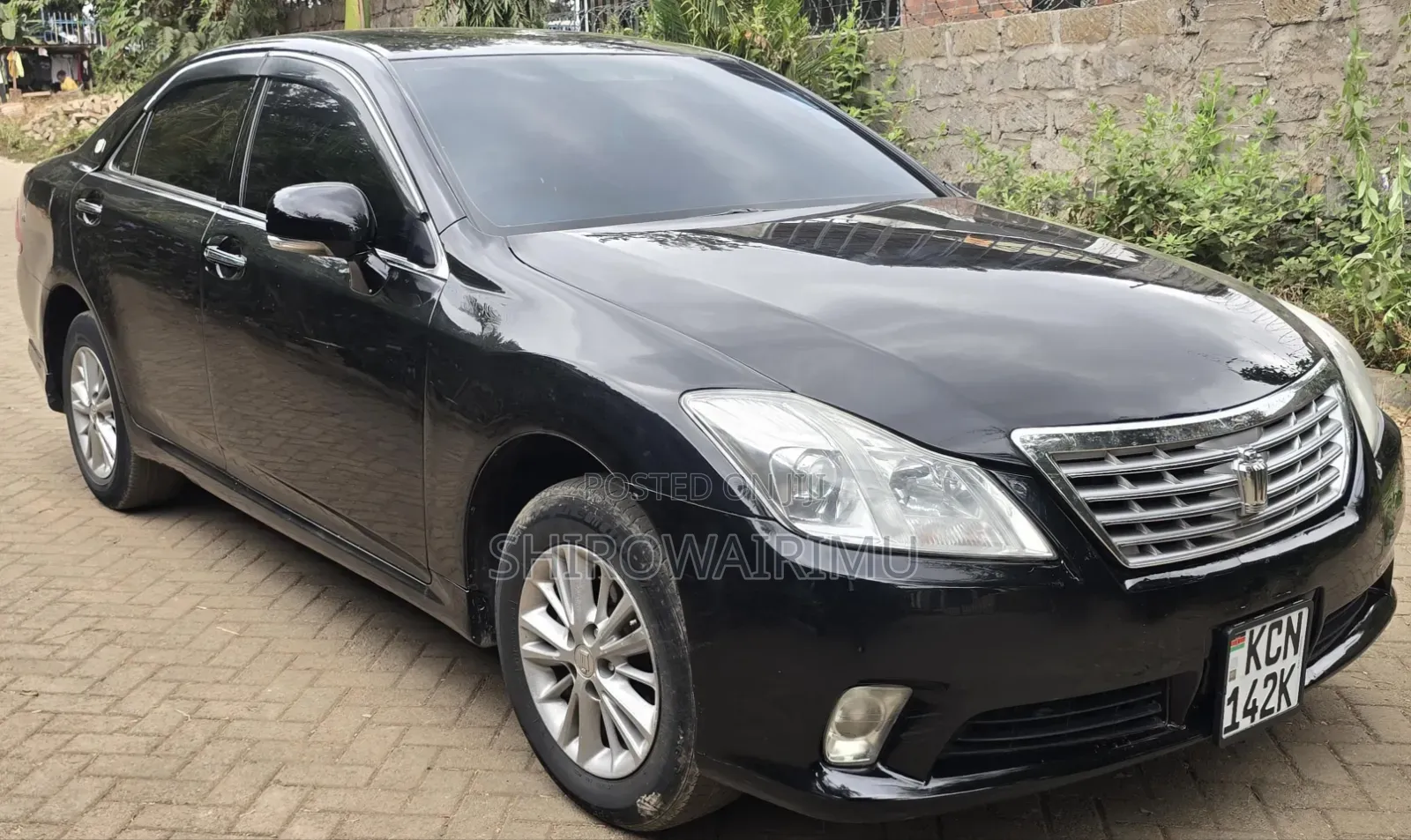 Toyota Crown 2010 Black