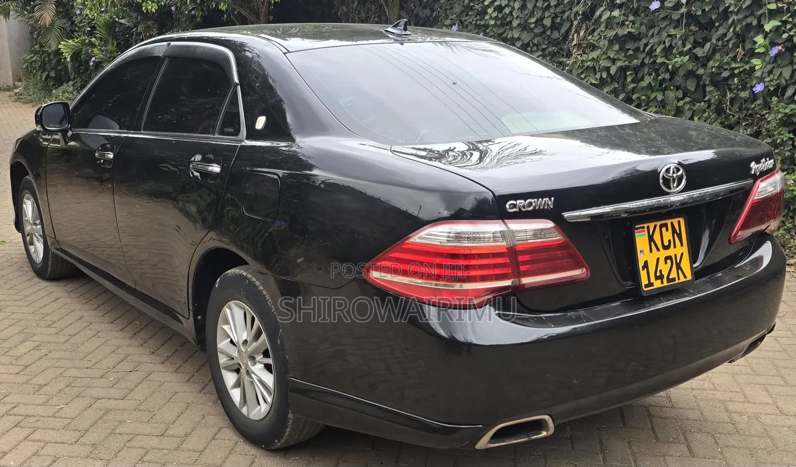 Toyota Crown 2010 Black