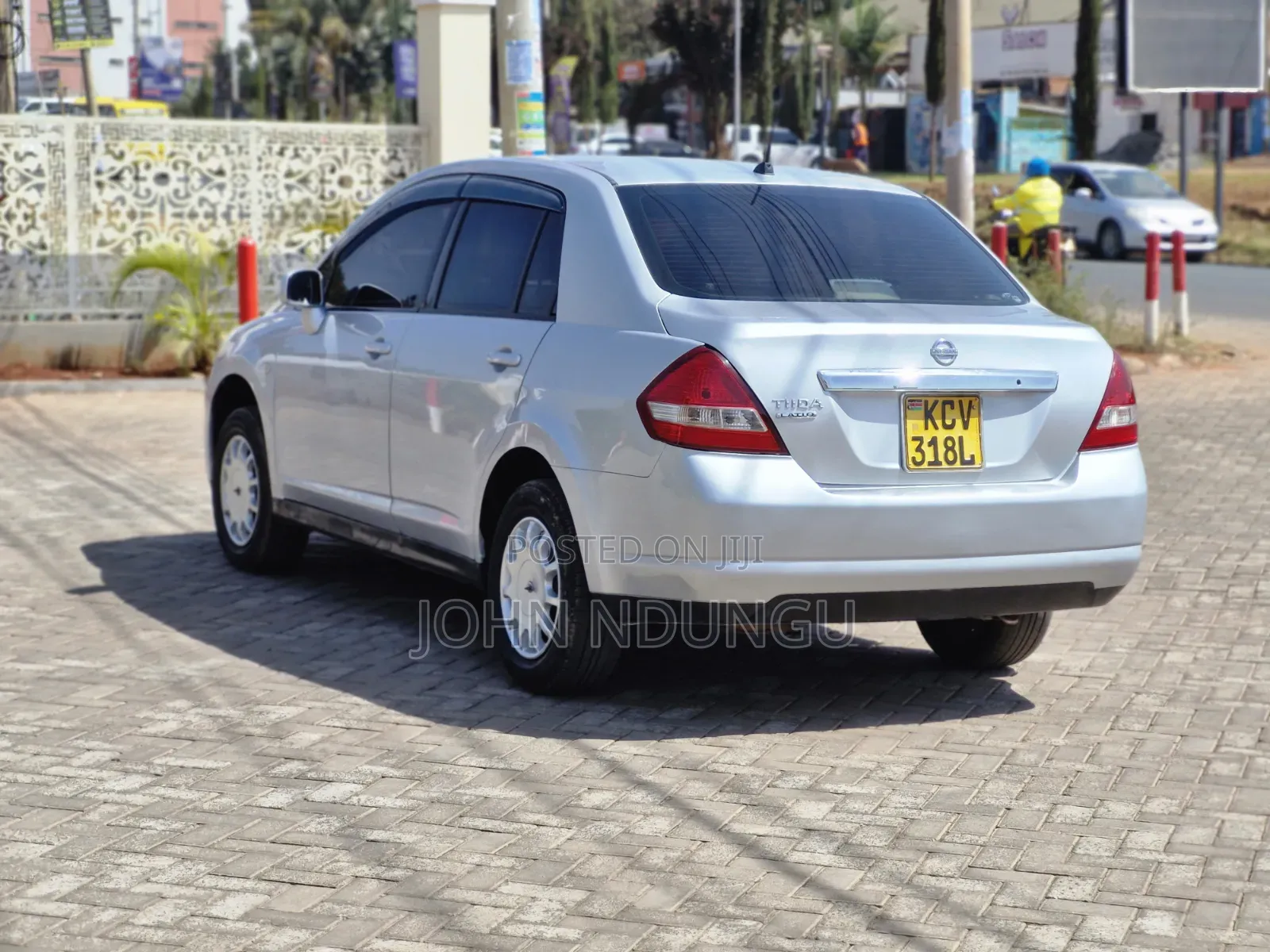 Nissan Tiida 2012 Silver
