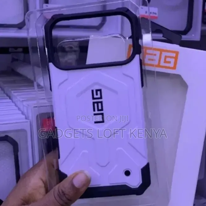 iPhone 17 ProMax UAG White Case