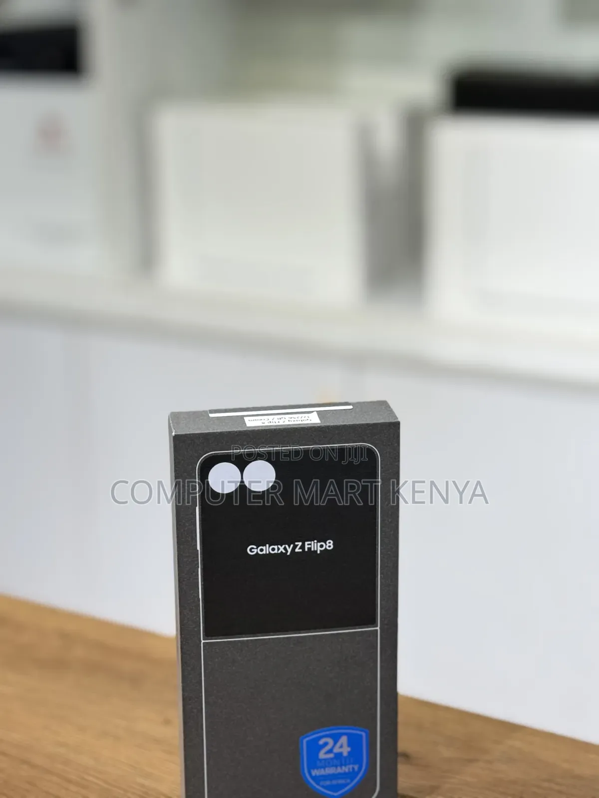 New Samsung Galaxy Z Flip8 256 GB