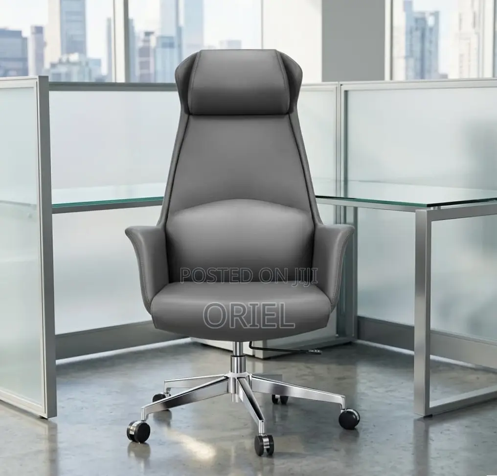 Office Chair : Gray Padded Executive Chair