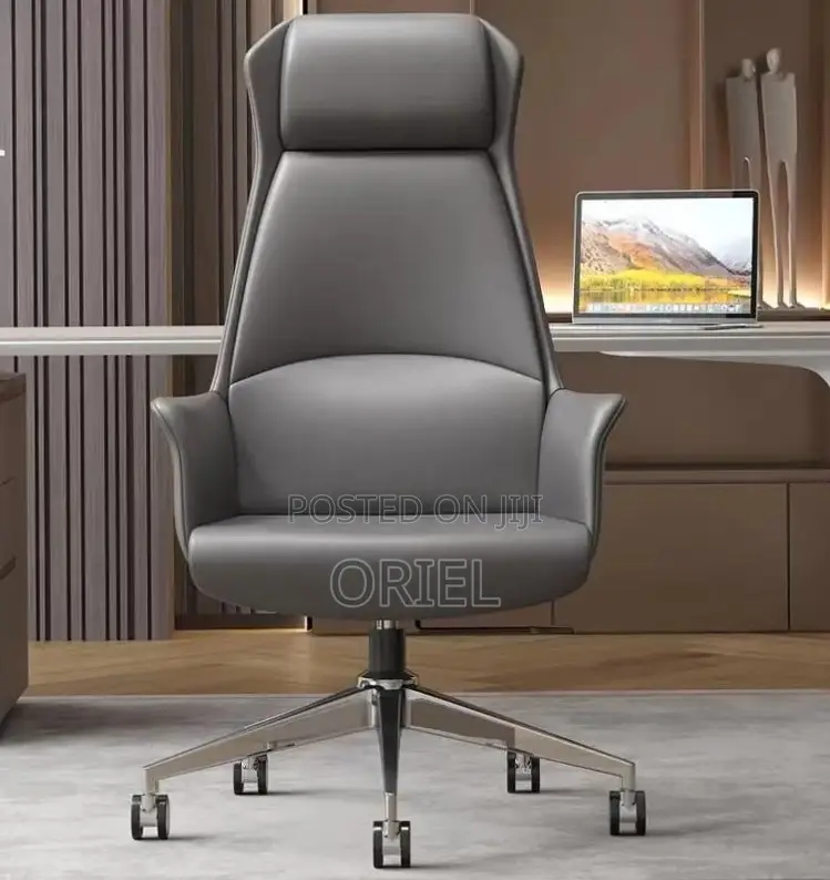 Office Chair : Gray Padded Executive Chair
