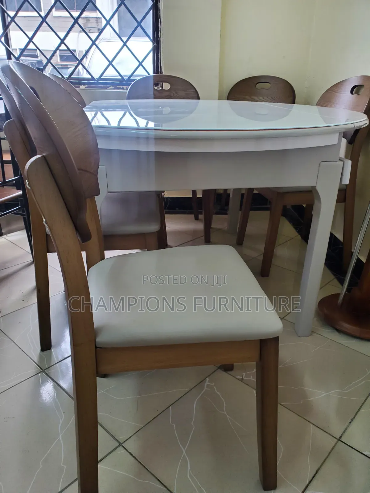 Modern Retractable 6-Seater Dining Table Set