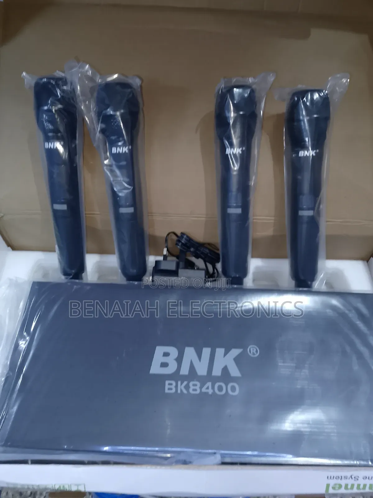 BNK MICROPHONE Four Channels With LCD Digital Display