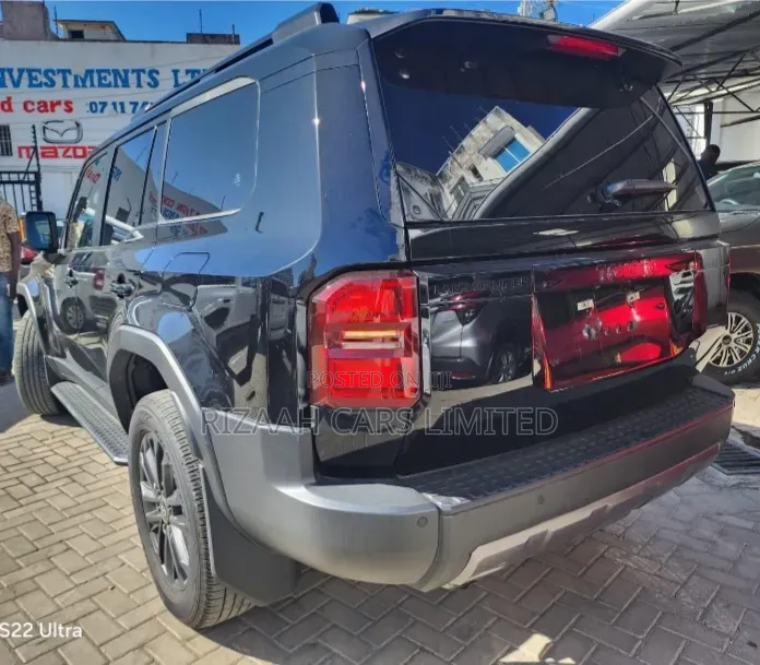 Toyota Land Cruiser Prado 2024 Black