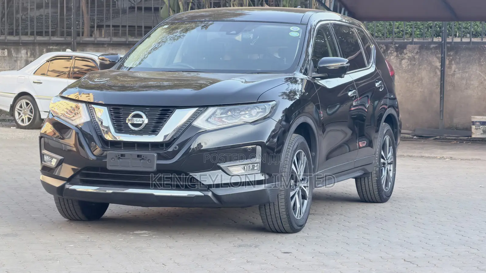 Nissan X-Trail 2.0 Petrol FWD 2019 Black