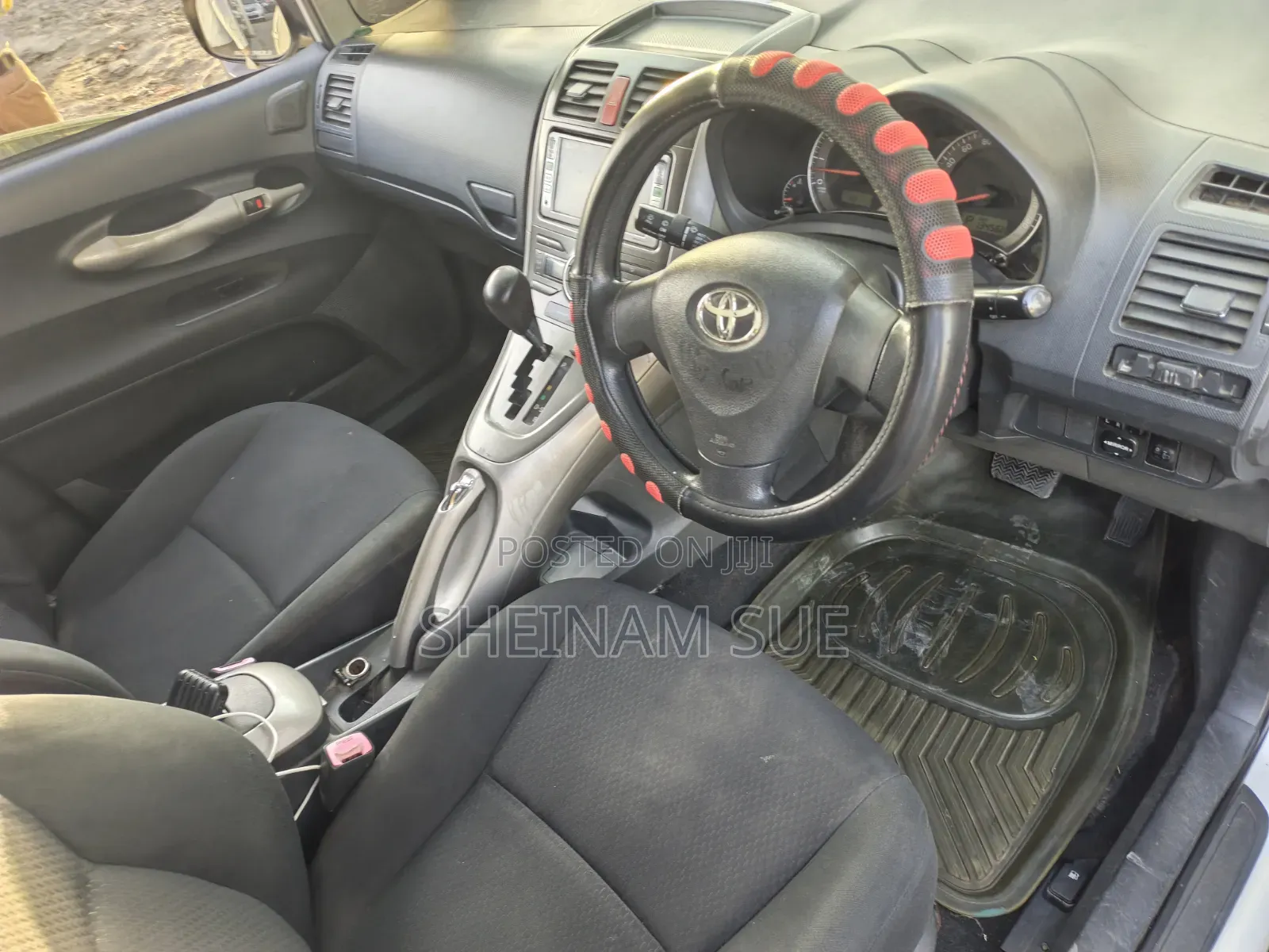 Toyota Auris 2010 White