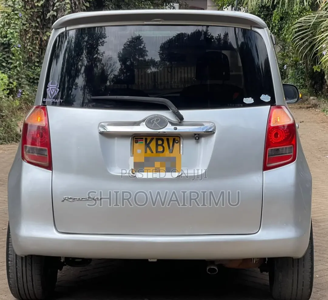 Toyota Ractis 2006 Silver