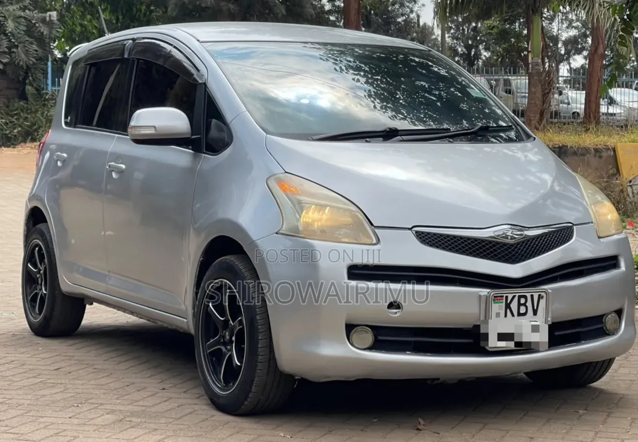 Toyota Ractis 2006 Silver