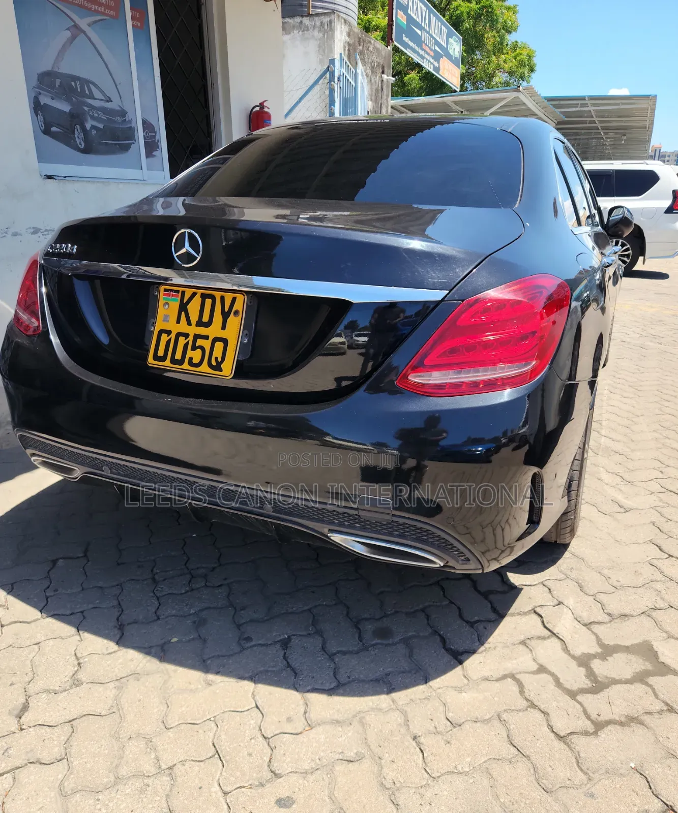 Mercedes-Benz 220 2016 Black