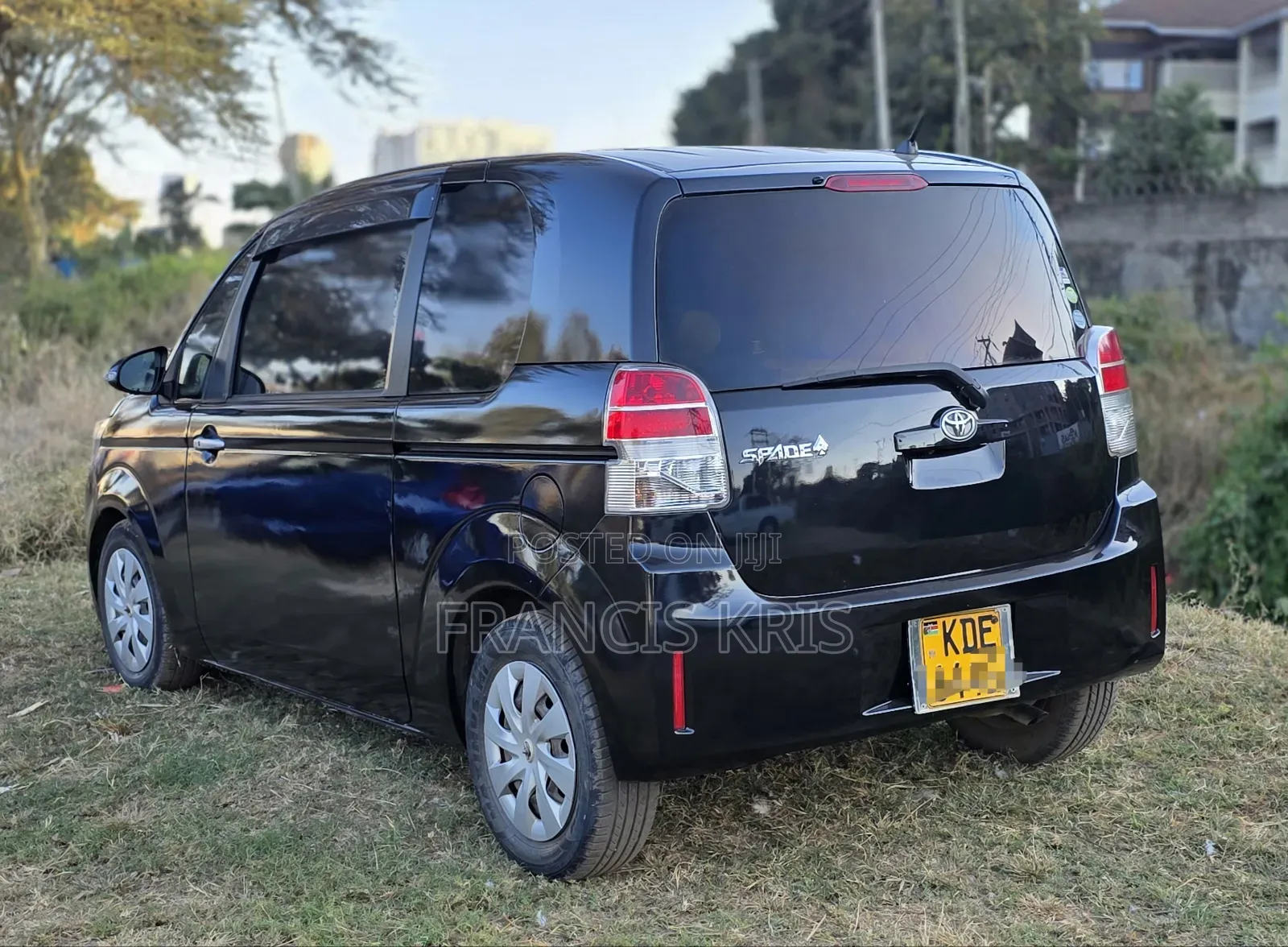 Toyota Spade 2014 Black