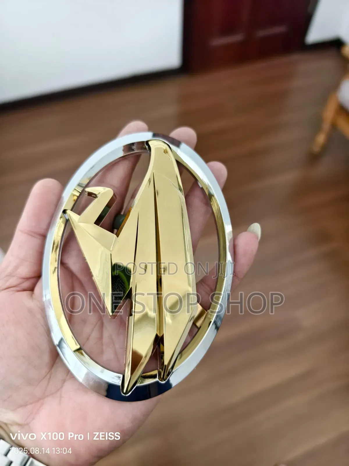 Harrier 240 Golden Grill Emblem