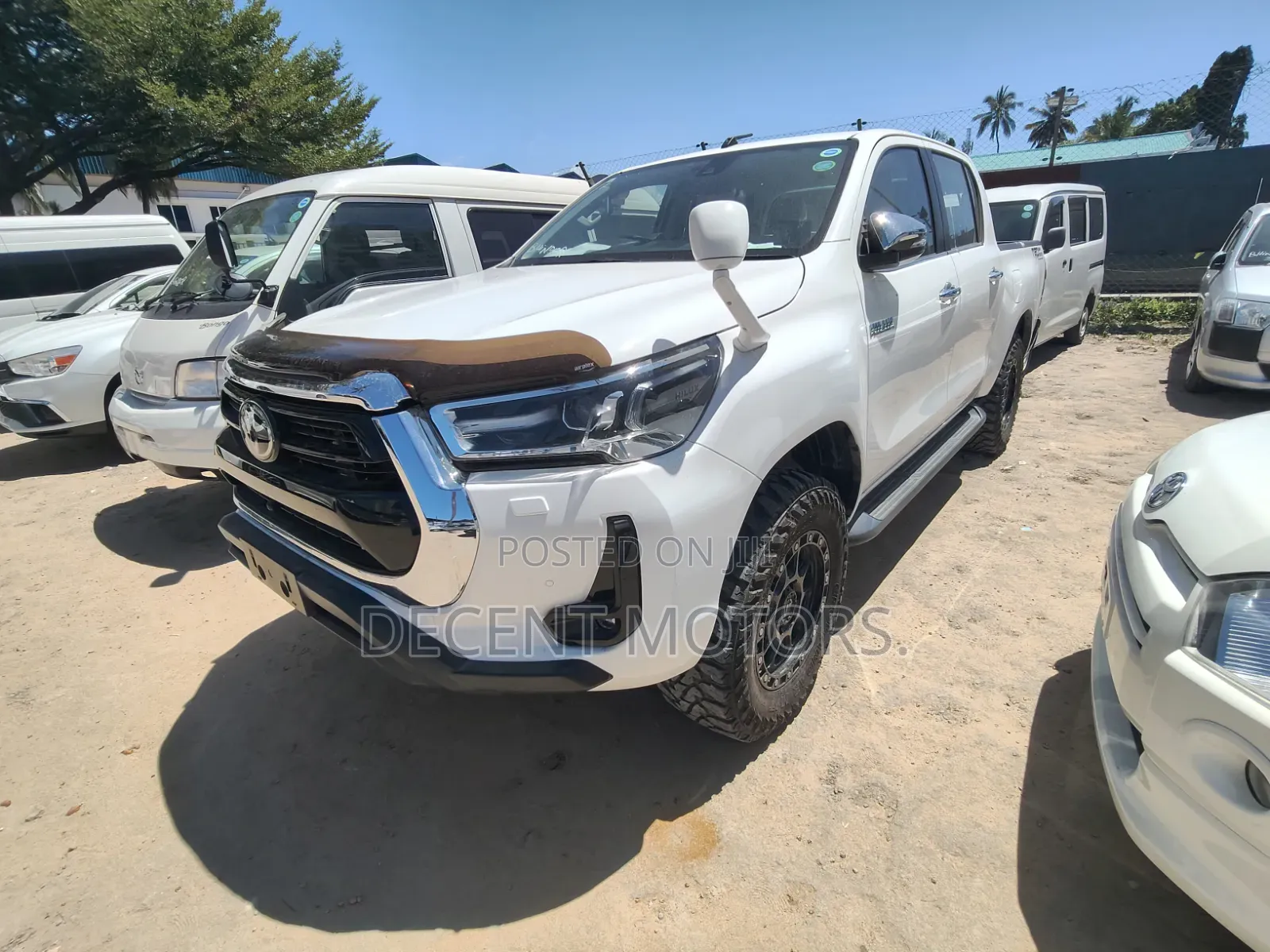 Toyota Hilux 2020 White