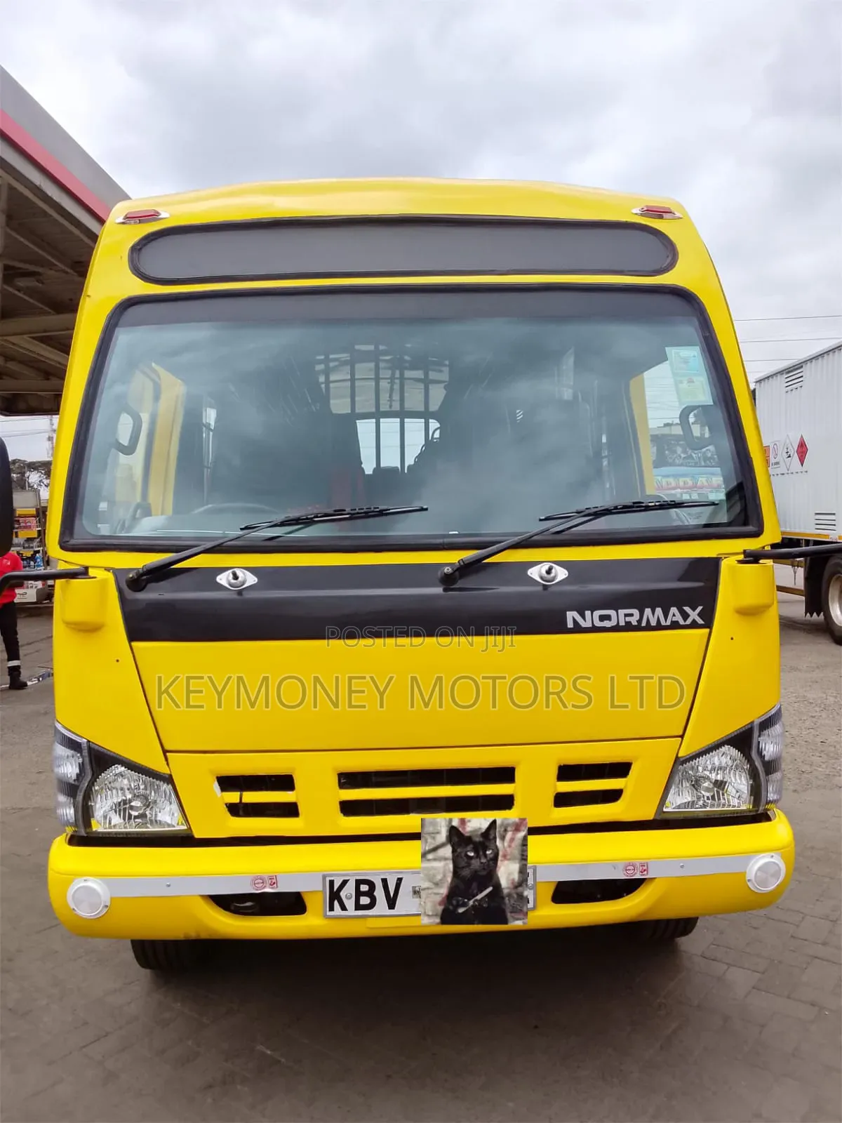 Isuzu NQR 2020 Yellow
