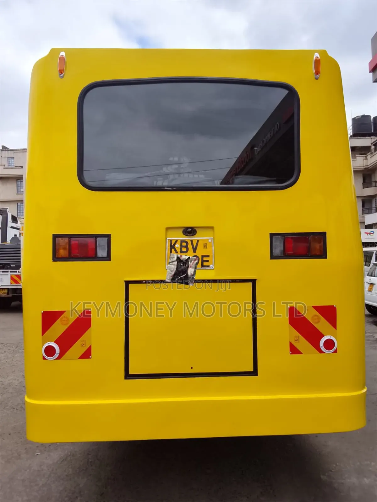Isuzu NQR 2020 Yellow