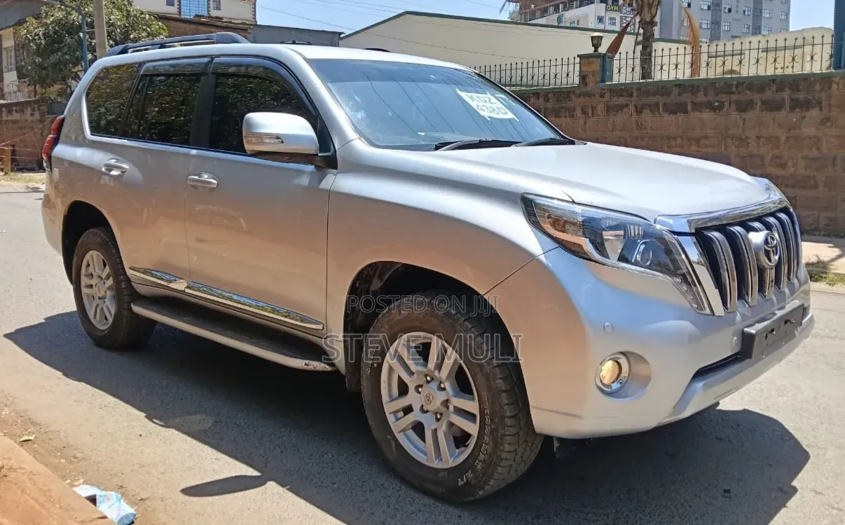Toyota Land Cruiser Prado 2010 Silver