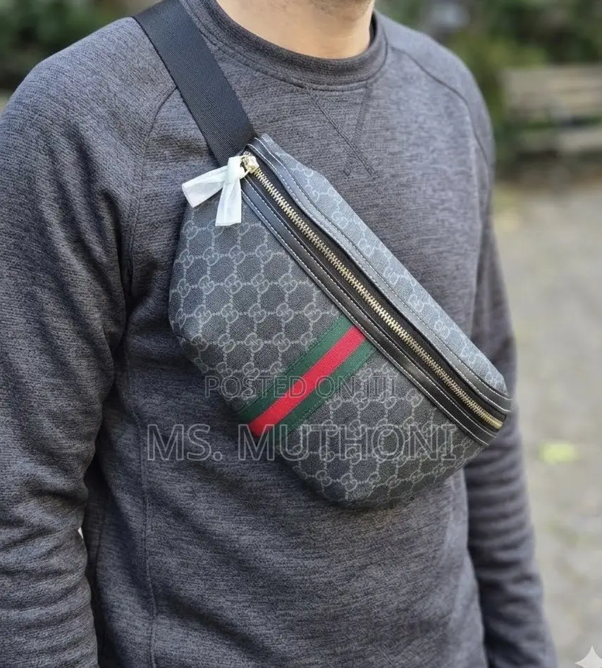 Gucci GG Supreme Chest / Waist Bag