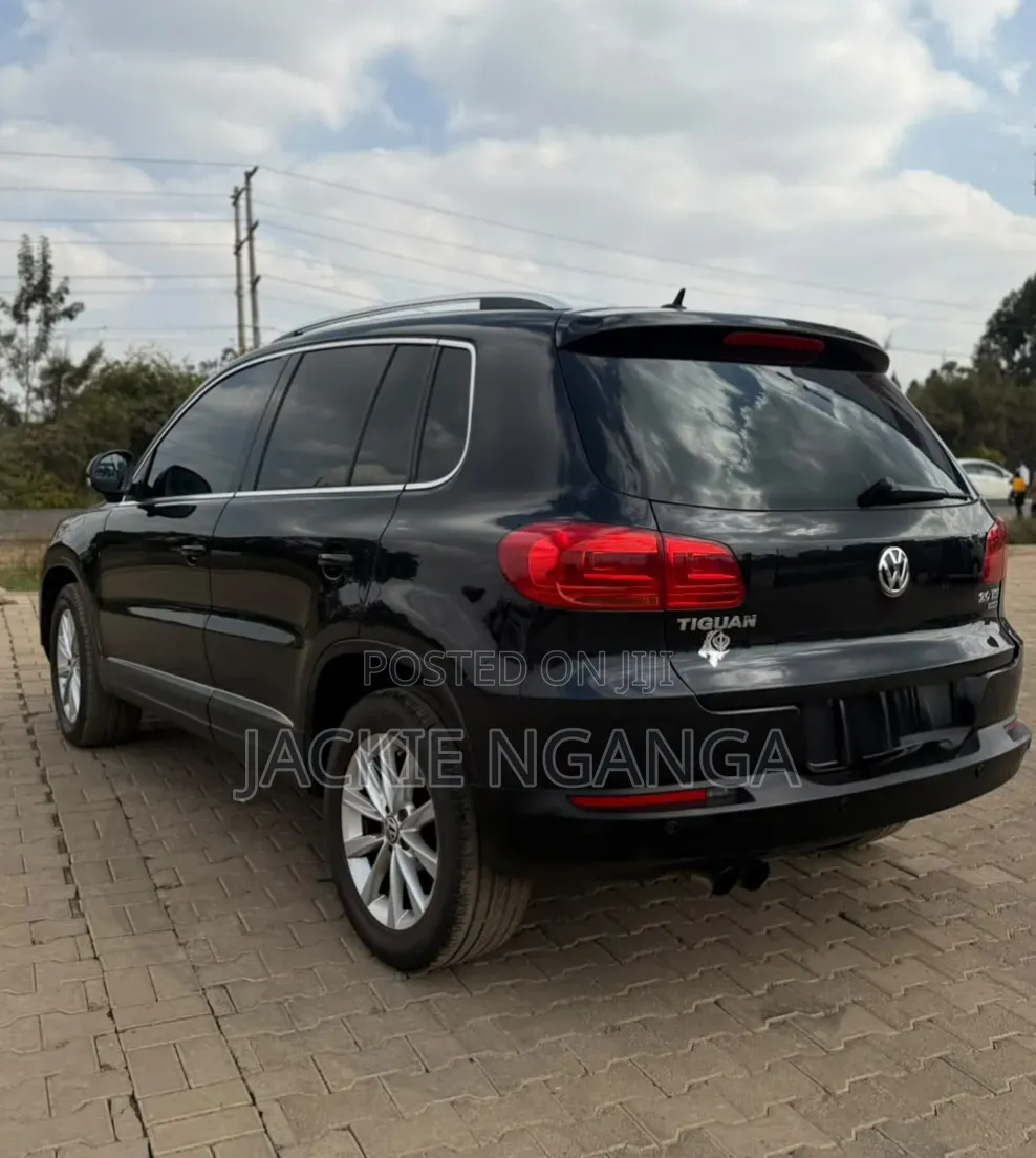 Volkswagen Tiguan 2012 Black