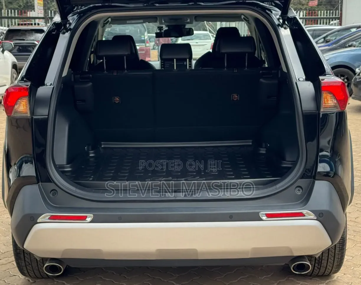 Toyota RAV4 2021 Black
