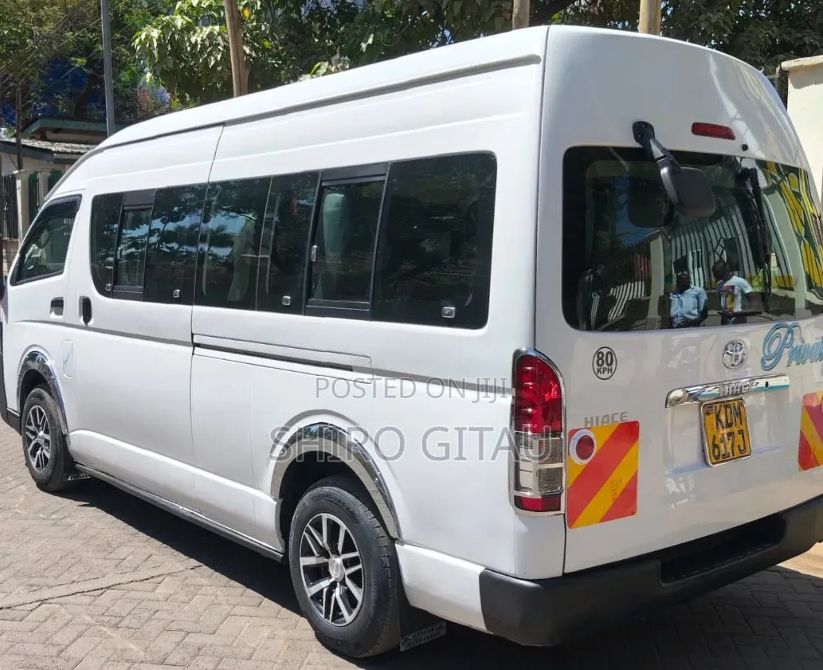 Toyota HiAce 2017 White