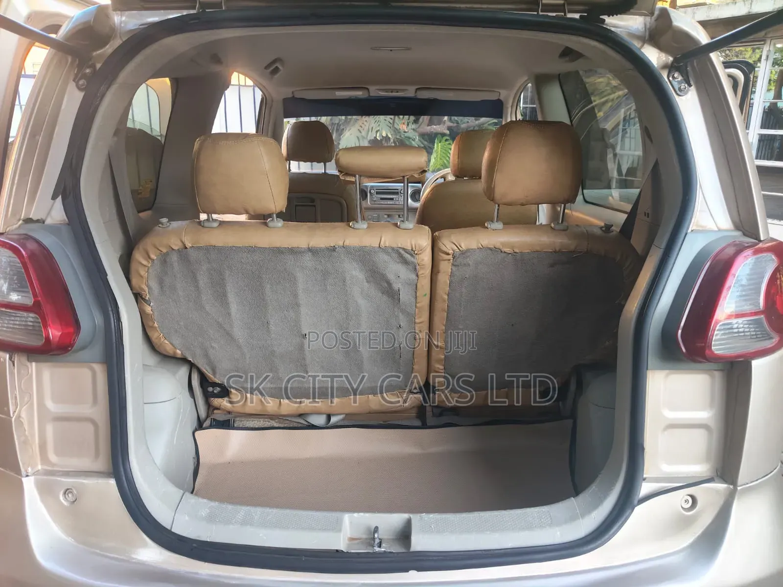Toyota Porte 2009 Beige